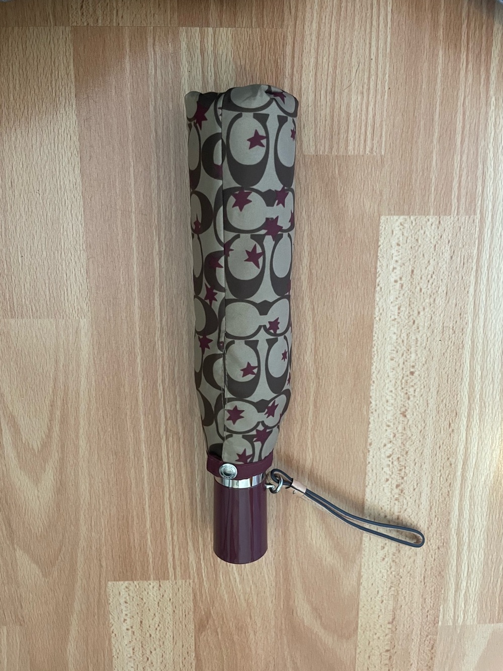 Coach Umbrella in Taupe and Burgundy Star Accent Brand New Never Used